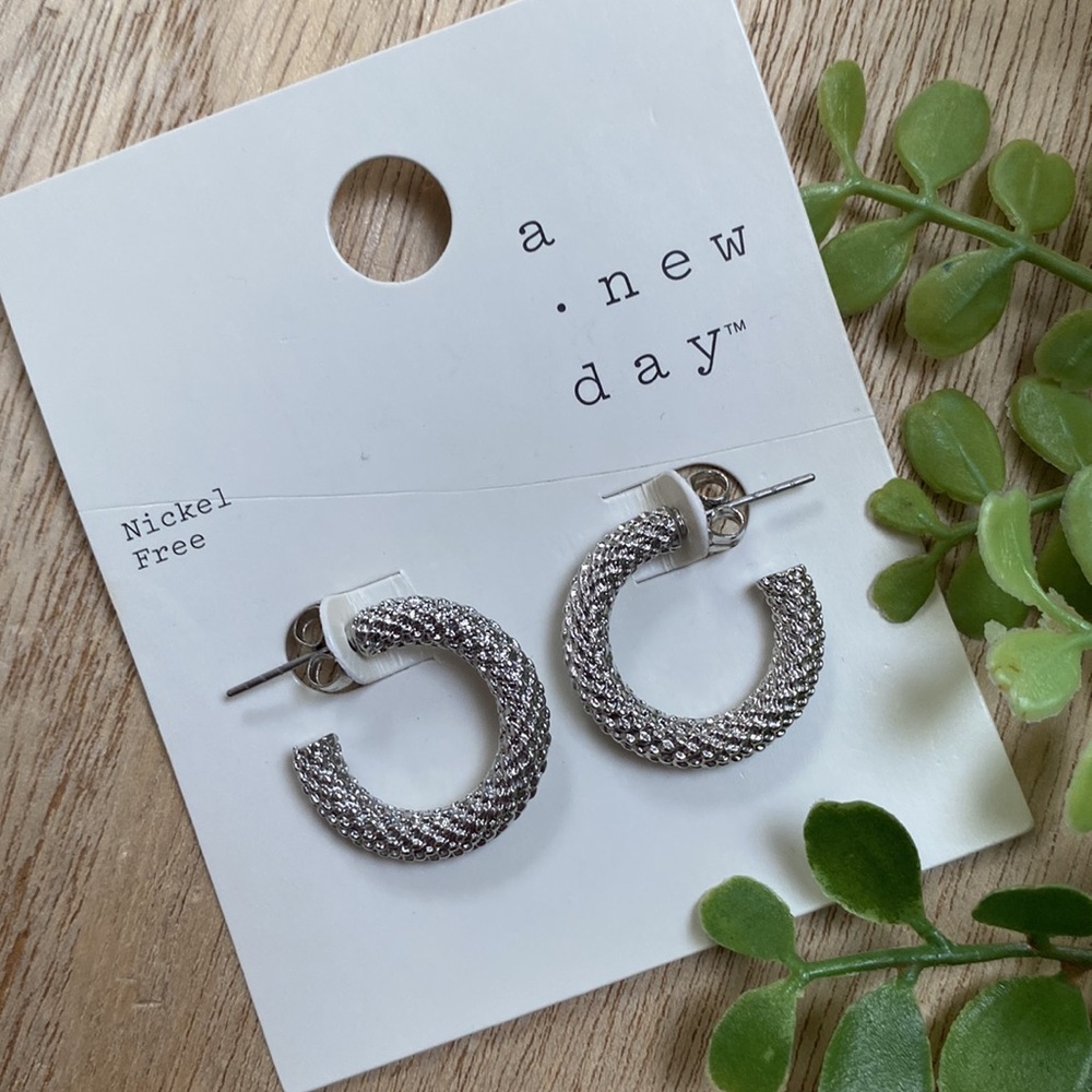 A New Day Open Weave Hoop 💗 Silver